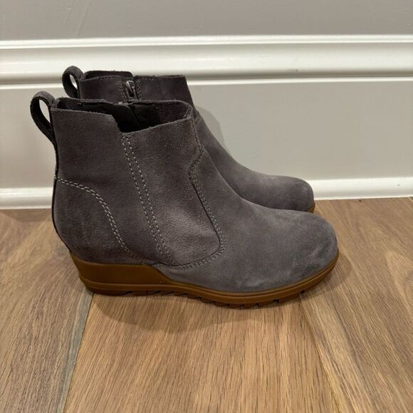 Sorel gray suede wedge booties with zipper - Picture 3 of 8